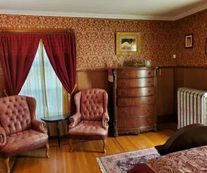 Photo 2 - Historic Victorian Inn - Wine Suite - KP117Wine