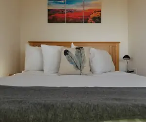 Photo 3 - Affordable Getaway near Grand Canyon Sleeps 4