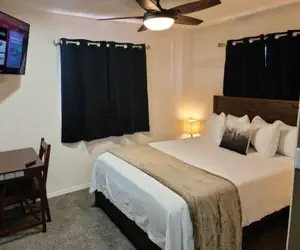 Photo 5 - Private Studio near Grand Canyon w Full Kitchen