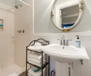 Photo 5 - The Fountain Guest House