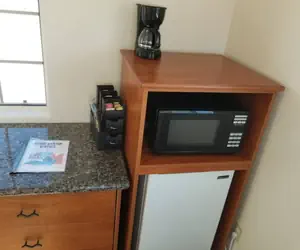 Photo 5 - Affordable Getaway near Grand Canyon Sleeps 4