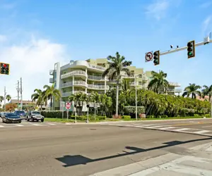 Photo 3 - Modern, Spacious & Clean Beach Getaway