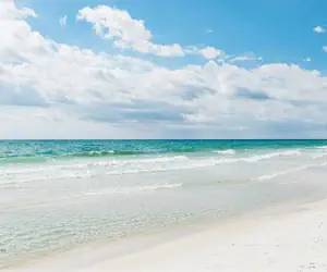 Photo 5 - 10 Min WalkTo 30A Beach Rooftop View & Cinema