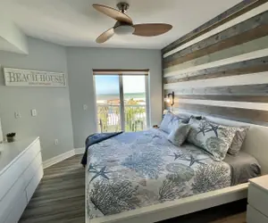 Photo 5 - Slow M'Ocean Penthouse - Treasure Island, FL 🌴