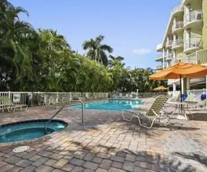 Photo 4 - Slow M'Ocean Penthouse - Treasure Island, FL 🌴