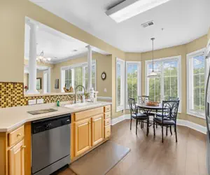 Photo 4 - 427 Edgewater