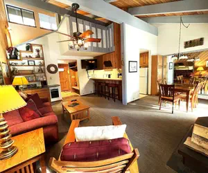 Photo 3 - 110 Premium