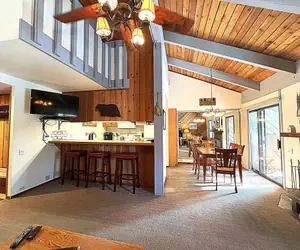 Photo 2 - 110 Premium