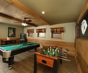 Photo 5 - Spacious Elegance Mountain Cabin near Pigeon Forge Attractions