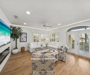 Photo 5 - Lagoon Lounge