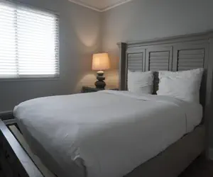 Photo 3 - Newly Renovated 102 2BD Condo with Riverview Balcony