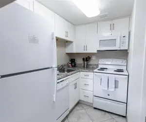 Photo 3 - 1 bedroom apartment with hot tub!