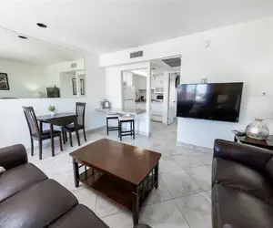 Photo 3 - 1 bedroom apartment with hot tub!