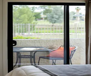 Photo 2 - 1 bedroom apartment with hot tub!