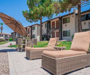 Photo 5 - 1 bedroom apartment with hot tub!