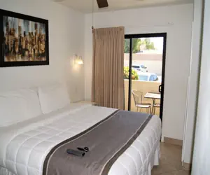 Photo 4 - Scottsdale's premium short term getaway, Fully furnished 1 bedroom homes, FREE Golf, cable, utilities, Wi-Fi, parking, pool, and bike trails- Unit 112
