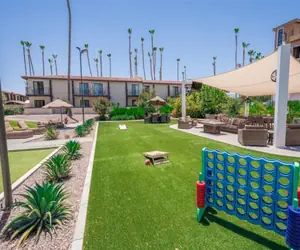 Photo 2 - Scottsdale's premium short term getaway, Fully furnished 1 bedroom homes, FREE Golf, cable, utilities, Wi-Fi, parking, pool, and bike trails- Unit 112