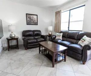 Photo 5 - 1 bedroom apartment with hot tub!