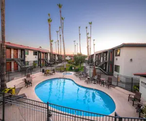 Photo 5 - 1 bedroom apartment with hot tub!