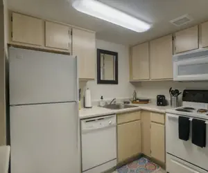 Photo 3 - 1 bedroom apartment with hot tub!