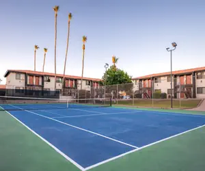 Photo 4 - 1 bedroom apartment with hot tub!