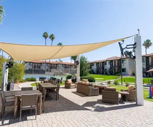 Photo 5 - 1 bedroom apartment with hot tub!