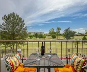 Photo 3 - 1 bedroom apartment with hot tub!