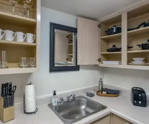 Photo 5 - 1 bedroom apartment with hot tub!