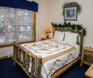 Photo 5 - Timber Creek Chalets: 8