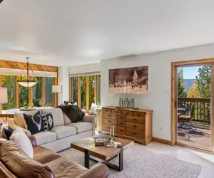 Photo 5 - Winterset 7