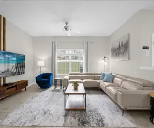 Photo 5 - Elegant 5 Bed With Private Splash Pool