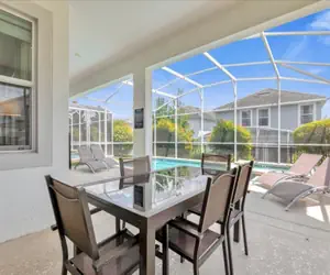 Photo 5 - 6 Bed 5 Bath Luxury Home With Pool & Spa!