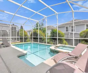 Photo 4 - 6 Bed 5 Bath Luxury Home With Pool & Spa!