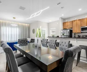 Photo 4 - 5 Bed Spacious Home With Private Splash Pool