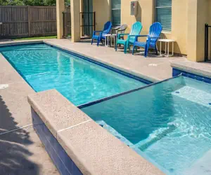 Photo 2 - Near Beach Retreat - Ground Floor - Pool - Walk to All