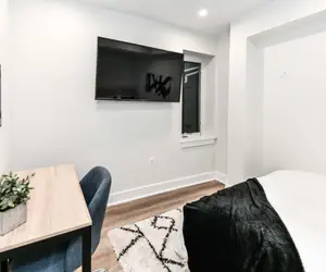 Photo 3 - Modern 1BR Suite, Fully Equipped