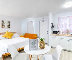 Photo 5 - Pineapple Shores Retro Inn 1