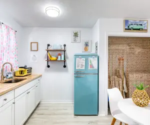 Photo 4 - Pineapple Shores Retro Inn 1