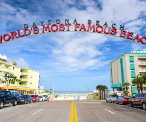 Photo 2 - Pineapple Shores Retro Inn 1