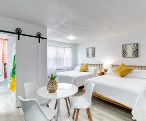 Photo 3 - Pineapple Shores Retro Inn 1