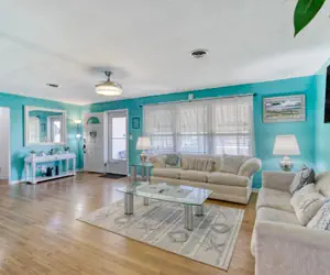 Photo 2 - Endless Summer Oasis with a Pool