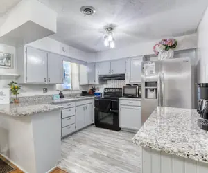 Photo 4 - Endless Summer Oasis with a Pool