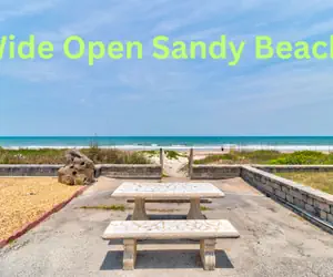 Photo 2 - 3 bedroom 2 bath Pet Friendly Ocean View 4 houses from beach