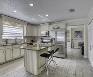 Photo 4 - 3 bedroom 2 bath Pet Friendly Ocean View 4 houses from beach