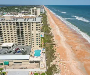 Photo 2 - Cozy Ocean Condo with Pool & More