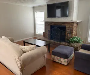 Photo 2 - Relaxing 3 bed 2 bath Wifi by the Intercostal