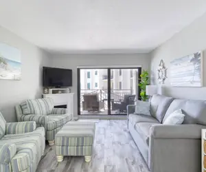 Photo 4 - Don’t Worry, Beach Happy