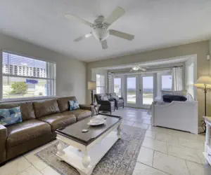 Photo 3 - Ocean Breeze Beach Bungalow