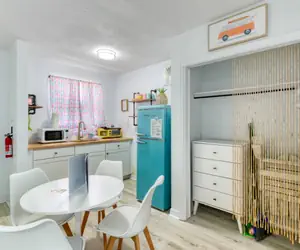 Photo 4 - Pineapple 3 Shores Retro Inn 3