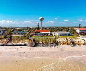 Photo 5 - Sandbar Beachfront Estate, Pool, Hot Tub, Sleeps 26